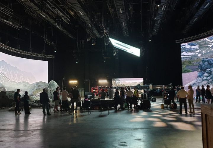 SUCCESSFUL VIRTUAL PRODUCTION SHOWCASE USES ROE VISUAL LED SCREENS