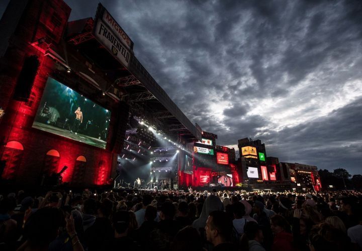 Outdoor use of LED screens