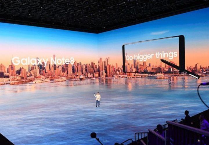 Samsung Galaxy Note Launch Presented on ROE Visual Screen