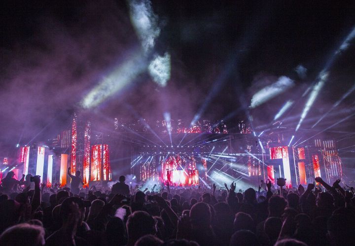 Year in Review 2017 Huge for ROE Visual in Touring Sector