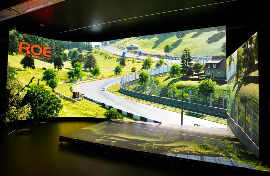 ROE Visual  Japan ショールーム