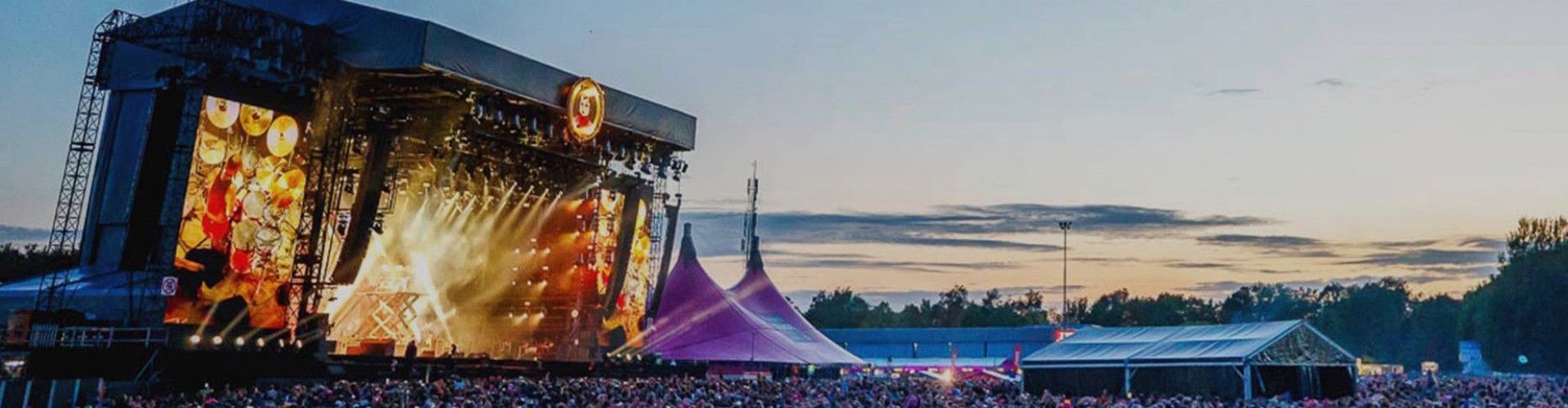 ROE Visual Supports Safe Installation of LED Screens with Air Frame