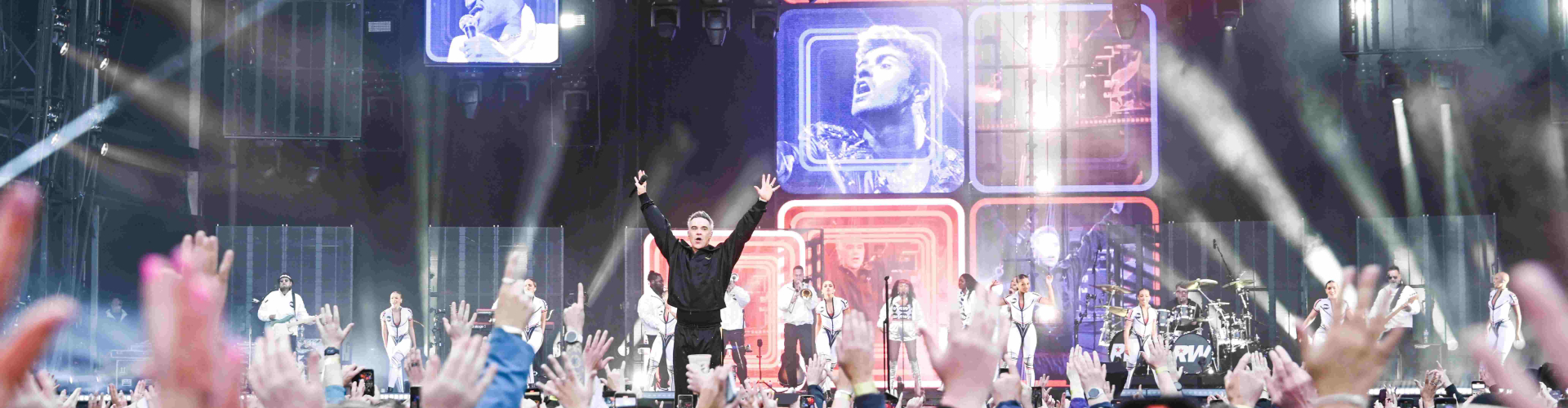 Delivering Seamless Visuals on the Road: Universal Pixels on Touring with ROE Visual