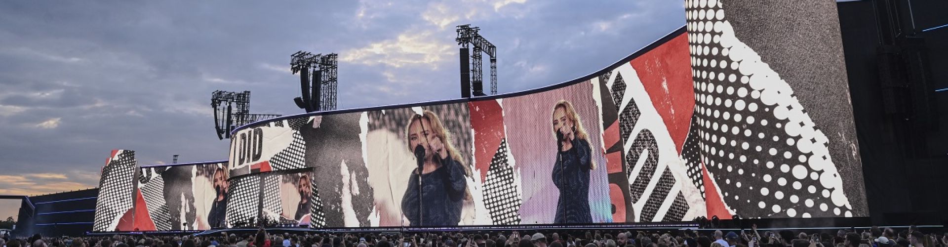 Adele in Munich uses ROE Visual CB5 MKII panels