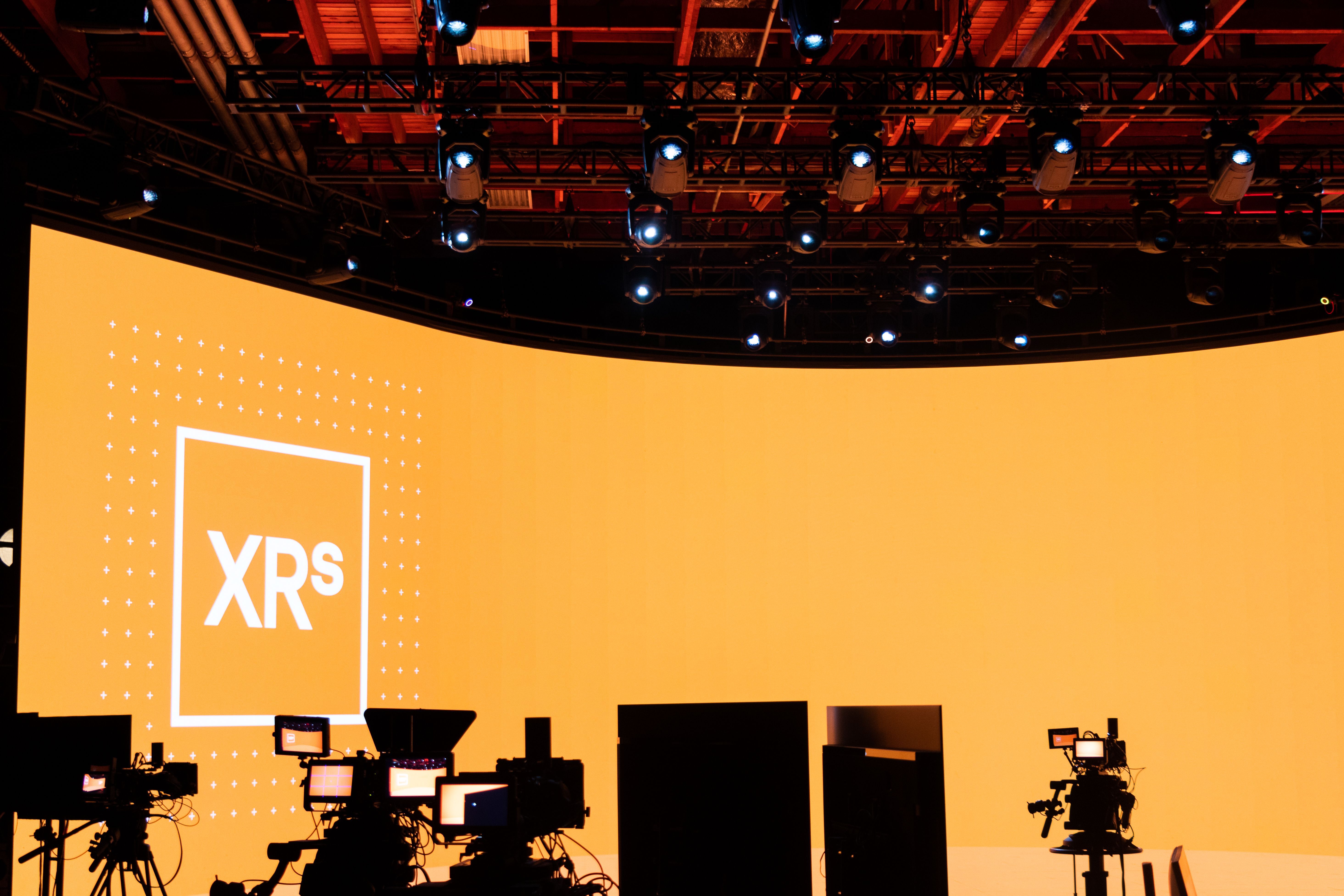 Reviewing Extended Reality Technologies with XR Studios | ROE Visual