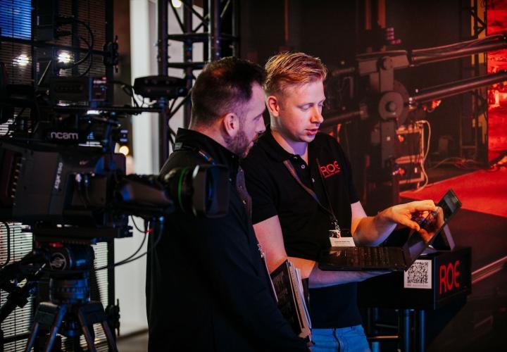 Follow a ROE Academy LED Course in the UK